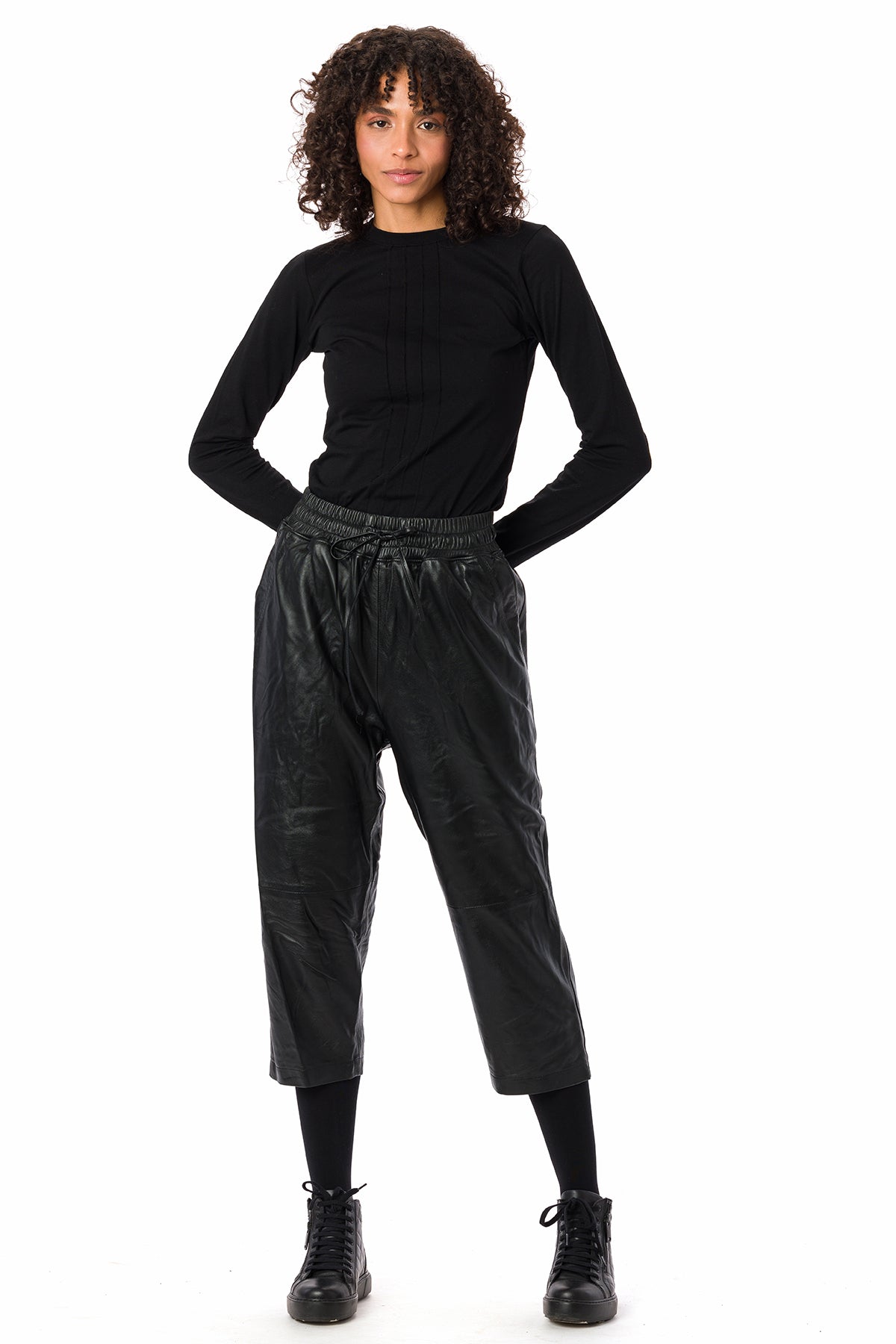 Suvi NYC Women's capri leather pants 100 % real Turkish leather lambskin. Leather cropped pants luxurious, high-end, trendy