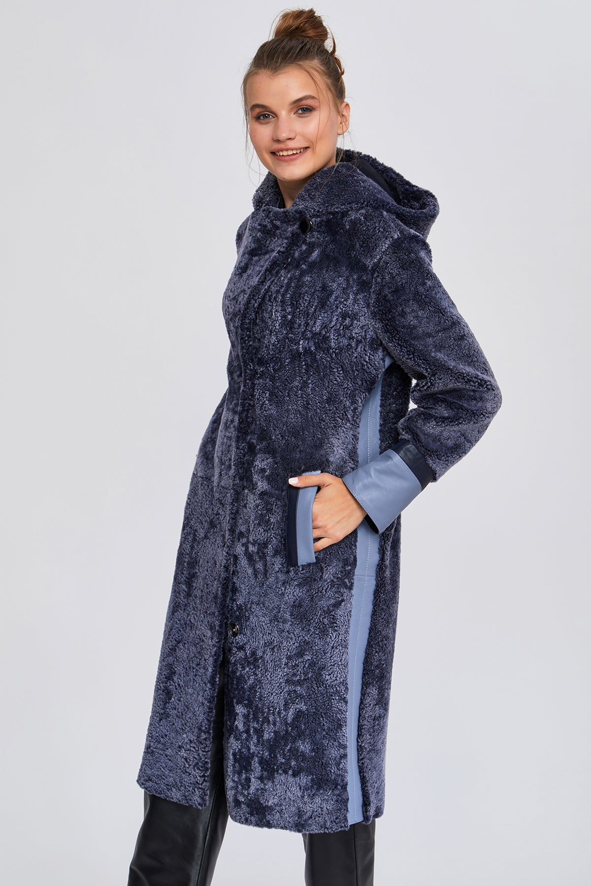 Women's Real Shearling Winter Coats. High-End Quality. 100 % Turkish Sheepskin. Cold Weather Essentials in great design. Stylish. Luxurious.