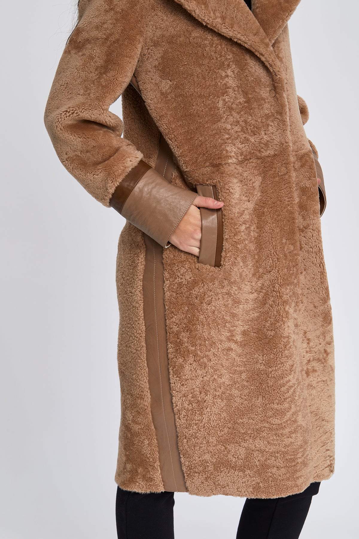 Women's Real Shearling Winter Coats. High-End Quality. 100 % Turkish Sheepskin. Cold Weather Essentials in great design. Stylish. Luxurious.